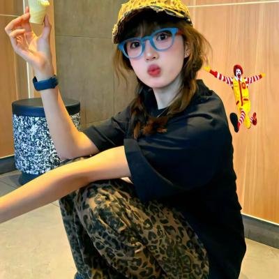 你是老板娘我是白月光